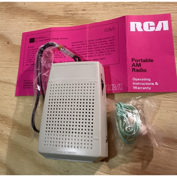 Vintage RCA Portable AM Pocket Radio RZG 101J White 1970s Vintage Orig Box - Picture 3 of 4